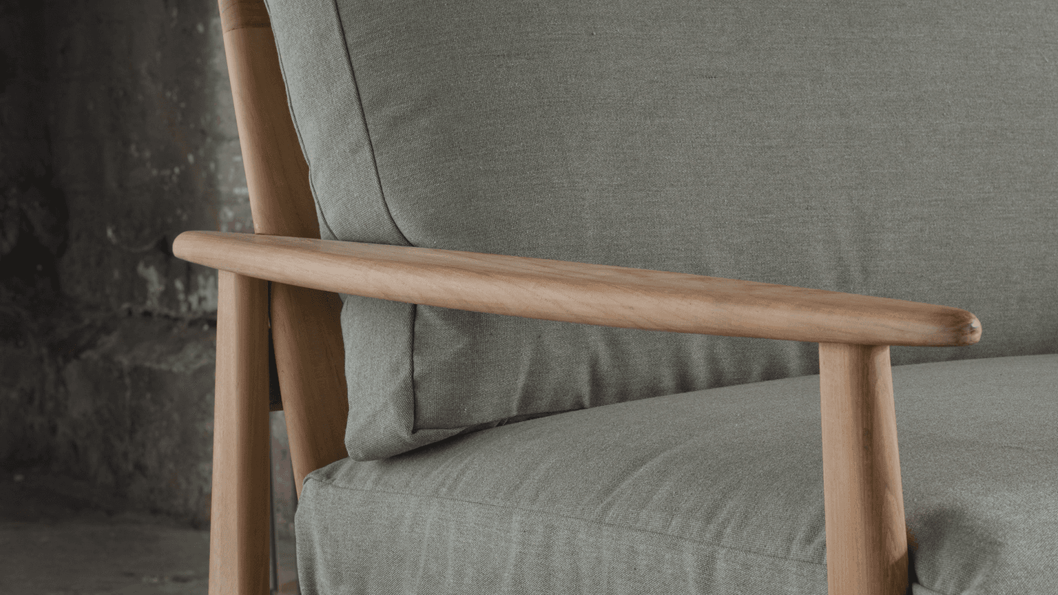 Materials-Teak-Hero