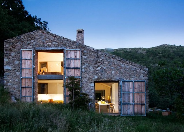 Estate In Extremadura. Image:
Courtesy of Ábaton architects