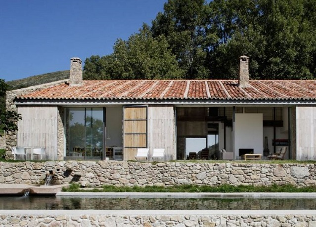 Estate In Extremadura. Image:
Courtesy of Ábaton architects