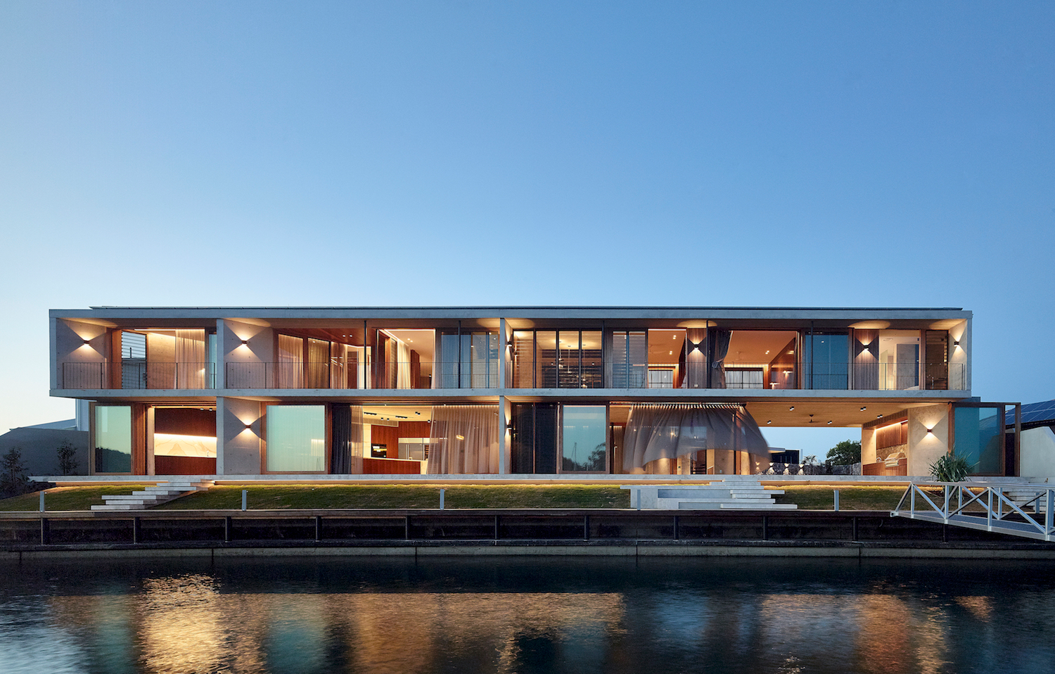 V House by Shaun Lockyer Architect 
