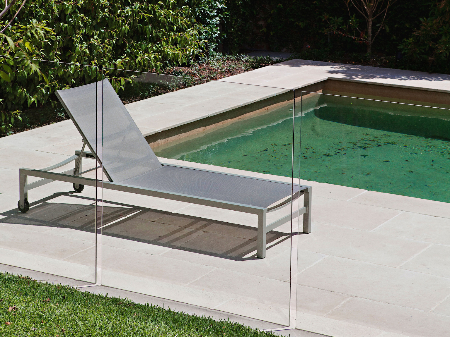 La Roche limestone pavers used as pool surround and coping 