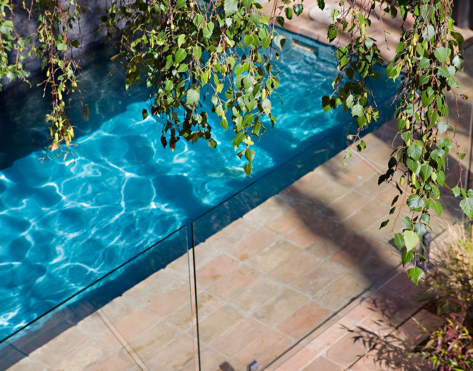 POOL_PAVING__COTTO_ANTICO_LUCE__DESIGN_BY_ECKERSLEY_GARDEN_ARCHITECTURE_EcoOutdoor_1683276944265974